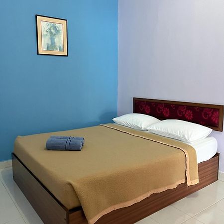 Rayyan'S Roomstay Pantai Kok Exterior foto